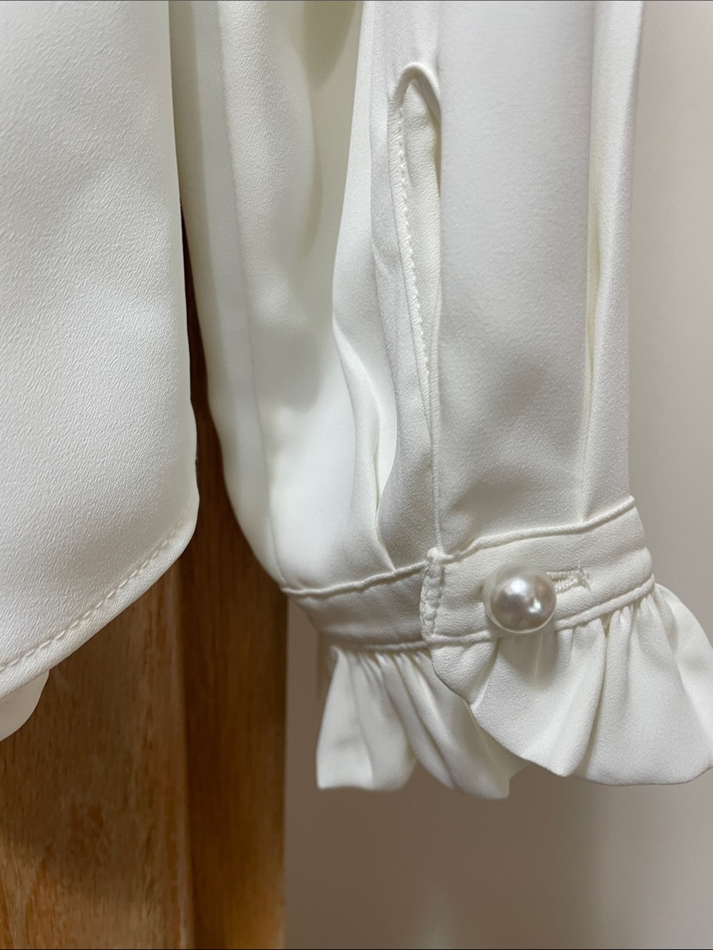 Talbots Cream Ruffle-Neck Long Sleeve Blouse Size Medium Petite NWT - Picture 14 of 15